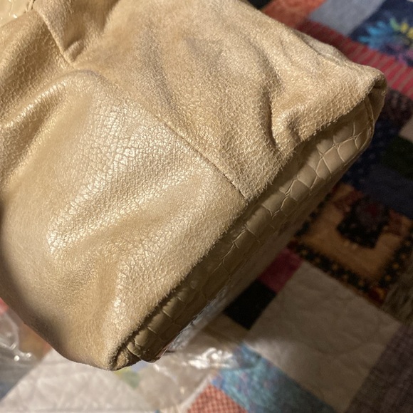 NWT Kathy van Zeeland vegan leather bag cream - Picture 6 of 10